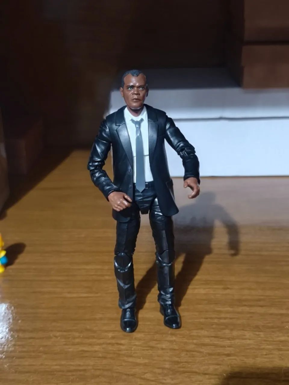 Boneco Marvel Legends Nick Fury 