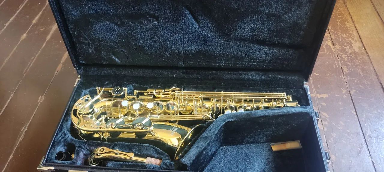 Yamaha Alto Saxophone 52