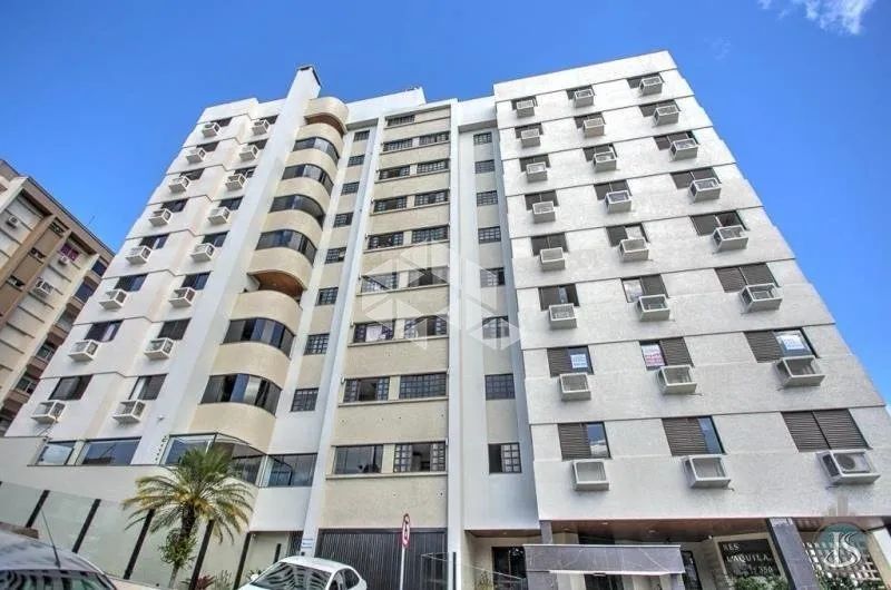 Apartamento de 4 dormitórios no bairro Comerciário em Criciúma/SC