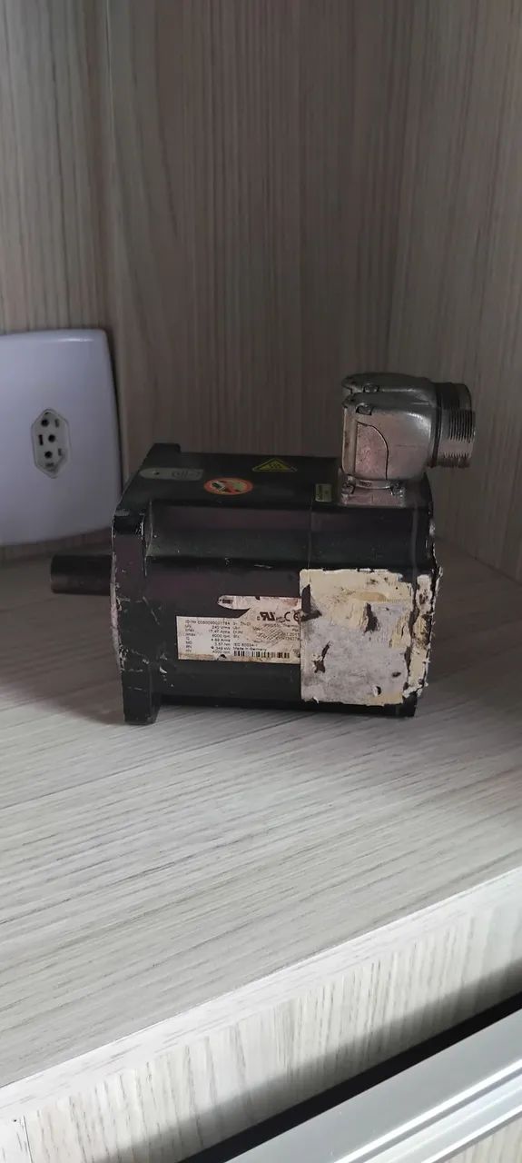 Servo motor 