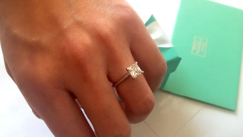 Anel Modelo Tiffany Princess Cut com embalagens - Foto 3