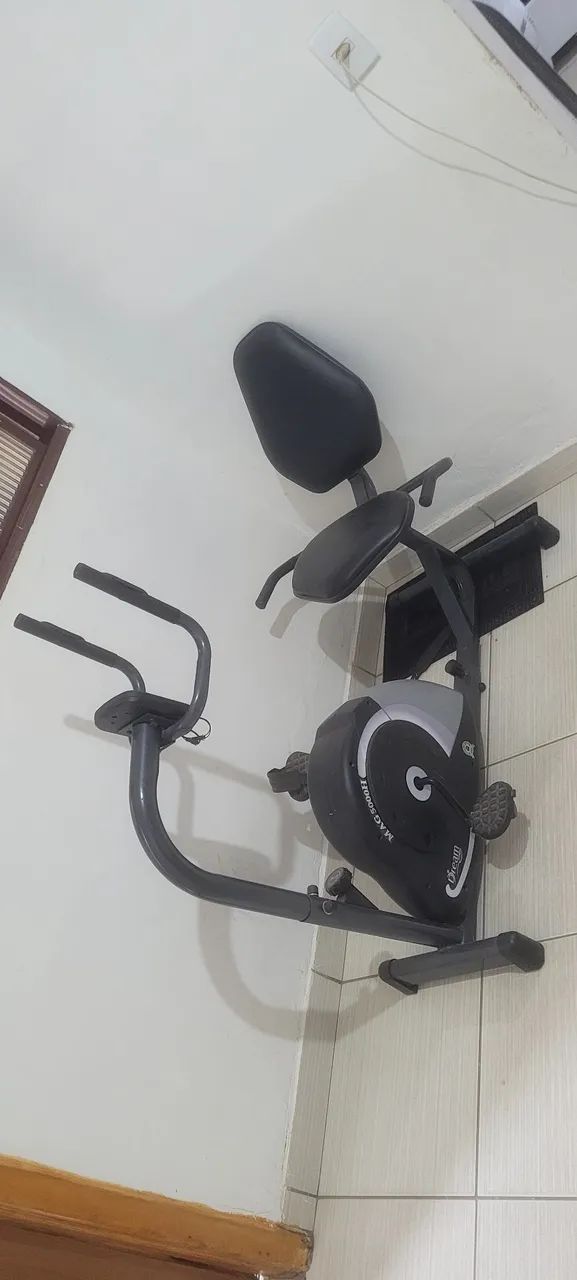 BICICLETA ERGOMÉTEICA HORIZONTAL