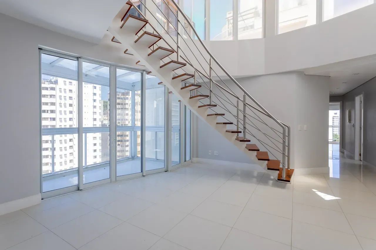 Duplex para aluguel com 324 metros quadrados com 4 quartos em Centro - Florianópolis - SC