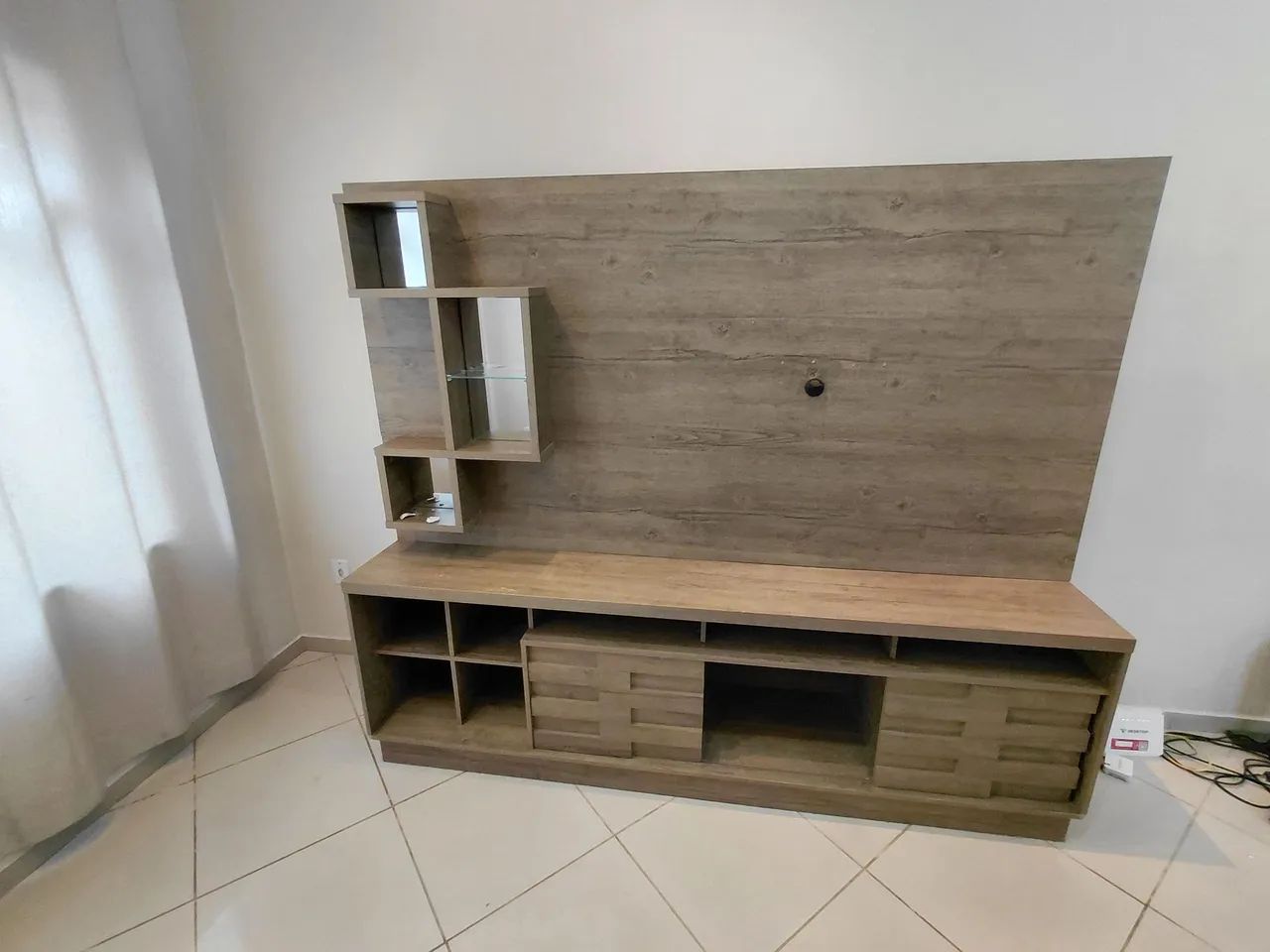 Estante com painel para TV de 60 polegadas  - Foto 2