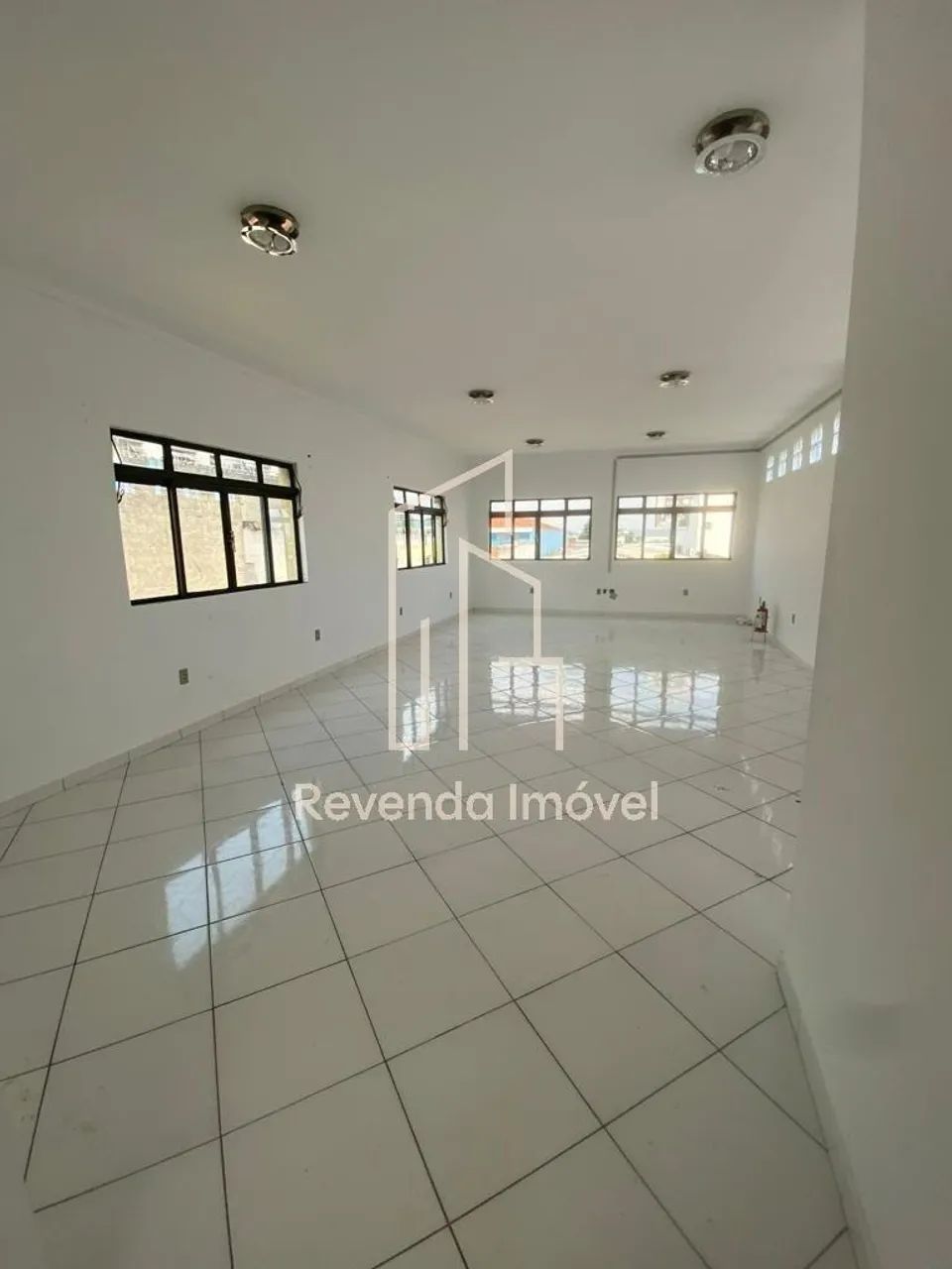 Prédio Comercial na Vila Guilherme com 330m² 4 banheiros 2 vagas - Foto 4