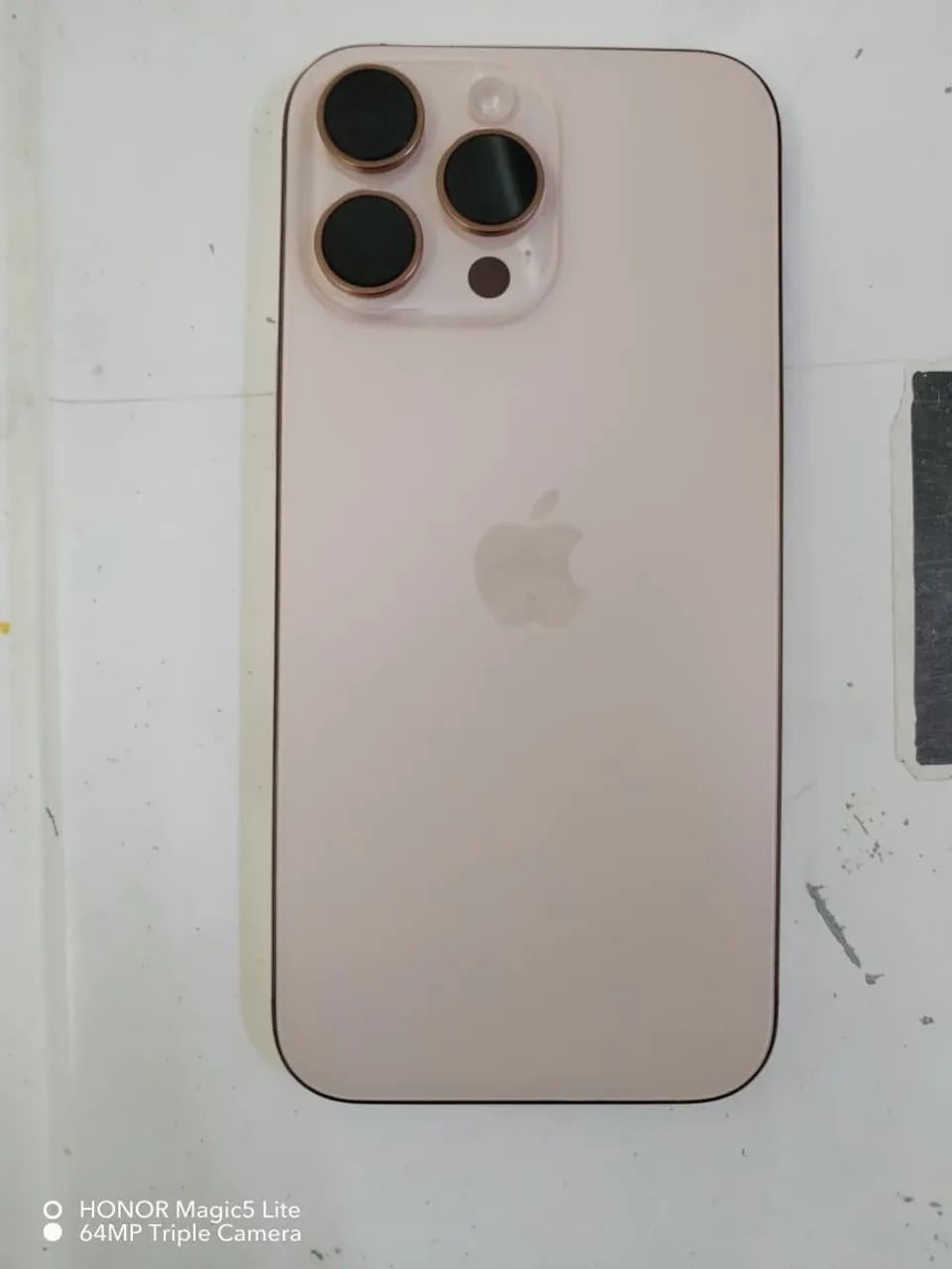 Troco iPhone 16 pro max - Foto 2