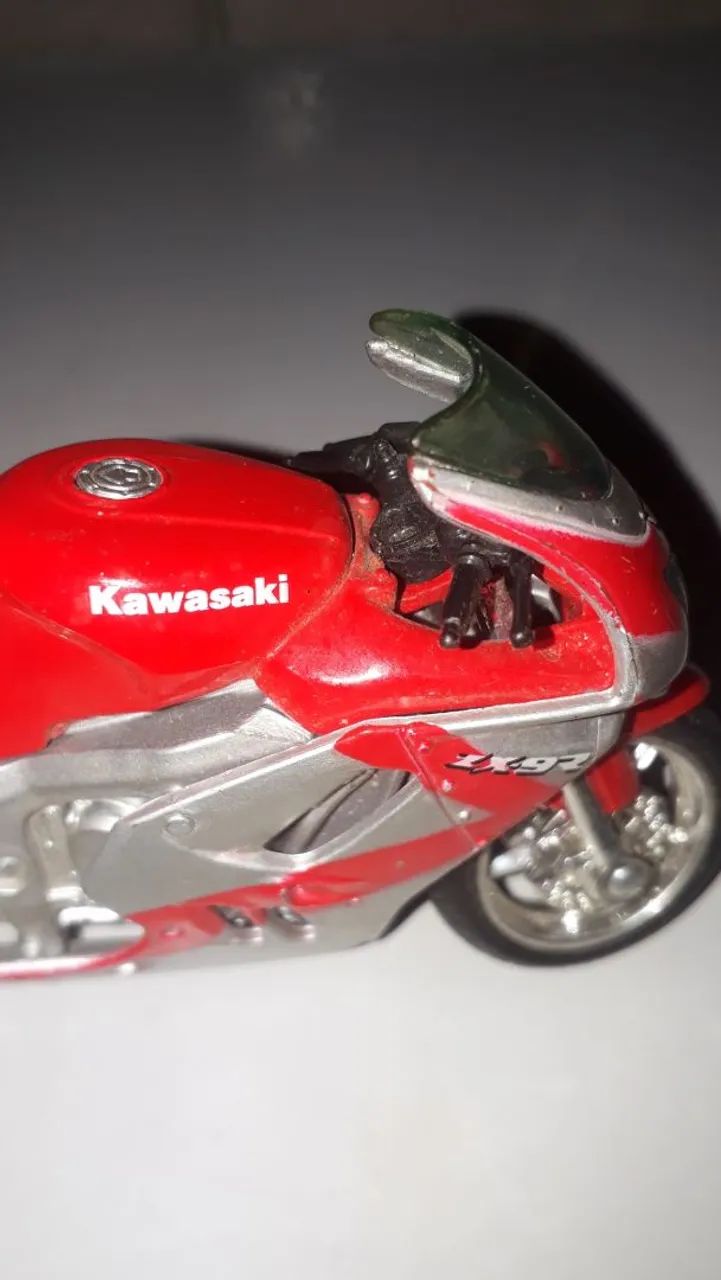moto miniatura Kawasaki  - Foto 4