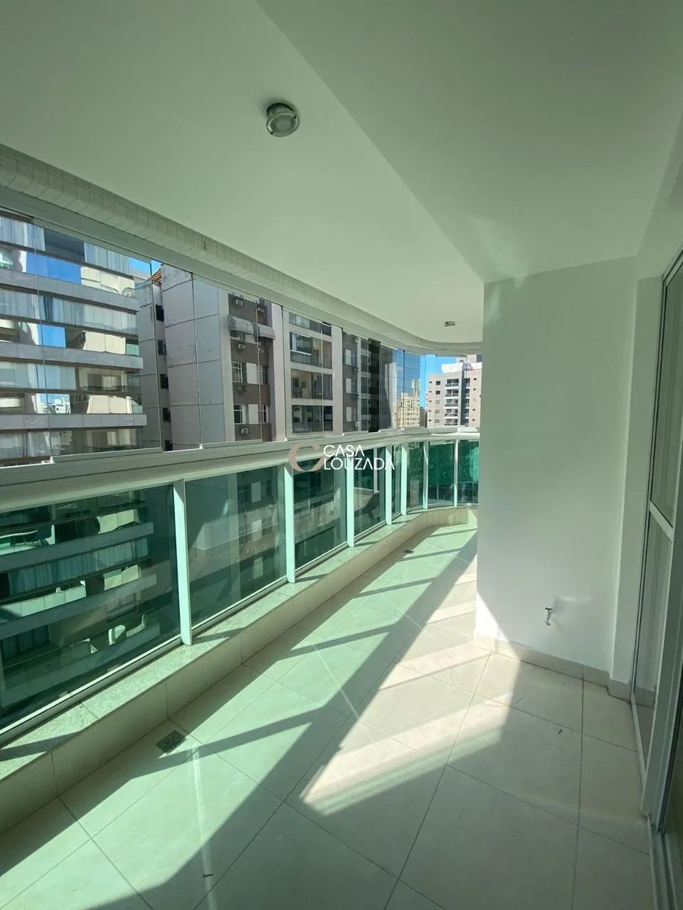Apartamento 03 quartos com 01 suíte na Praia da Costa