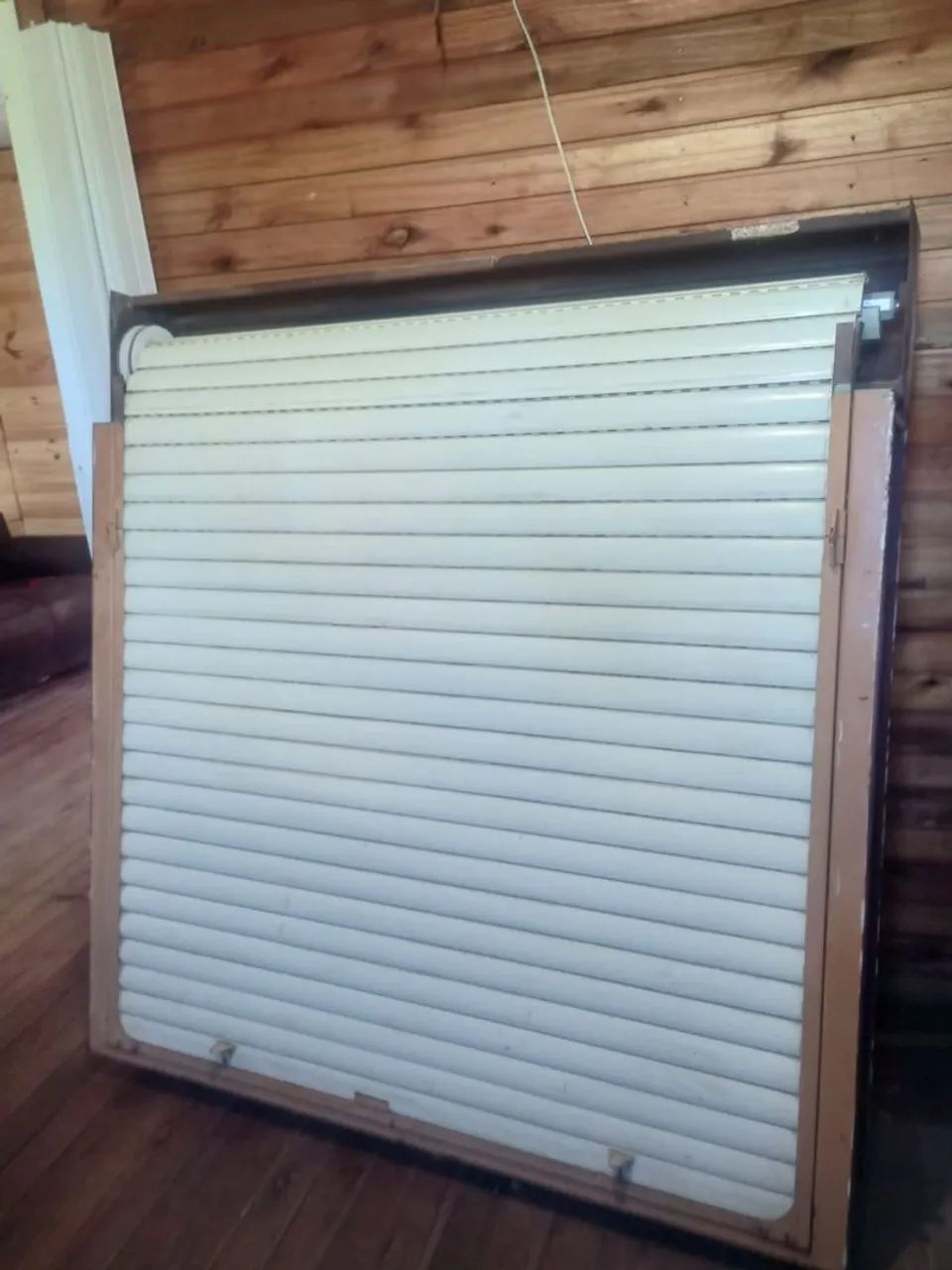 Janela com persiana65153847604097121