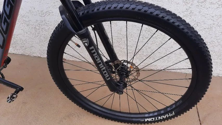 Bike Oggi 7.3, Kit Sram GX, aro 29, bem conservada, tamanho 17, guidom carbono - Foto 2