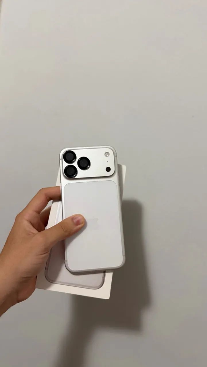 iPhone 17 pro max silver 256gb na garantia ainda  - Foto 2