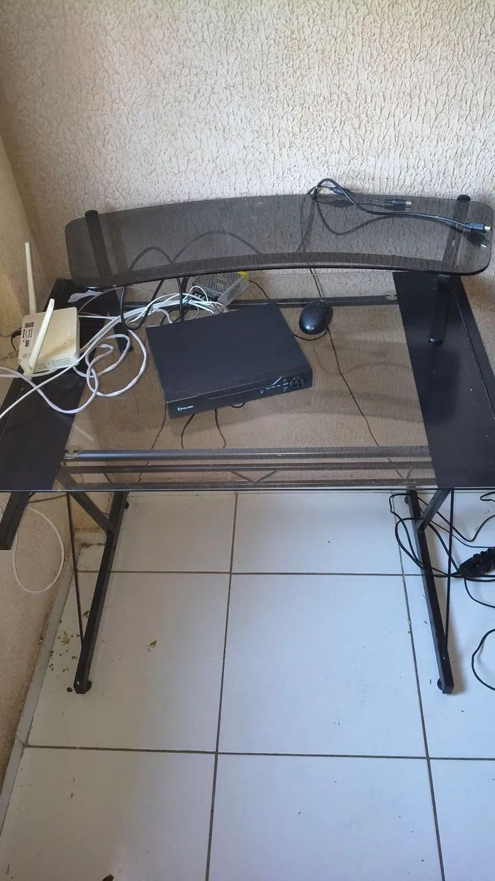 Escrivaninha/ Mesa de vidro