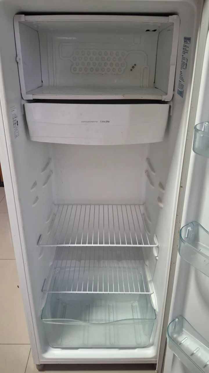 Vendo geladeira Electrolux  - Foto 3