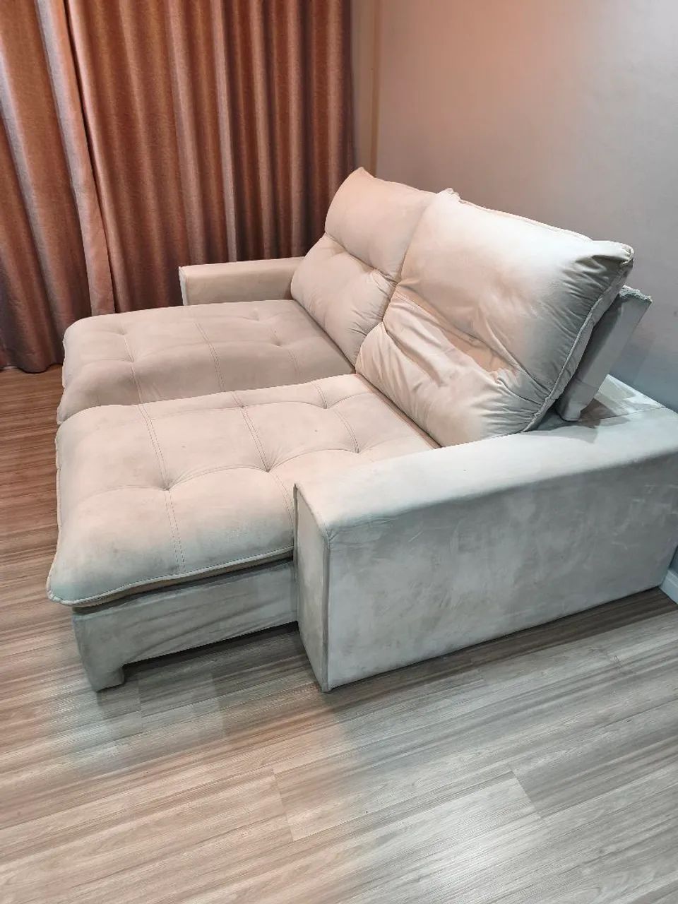 Sofá retrátil molas ensacadas 