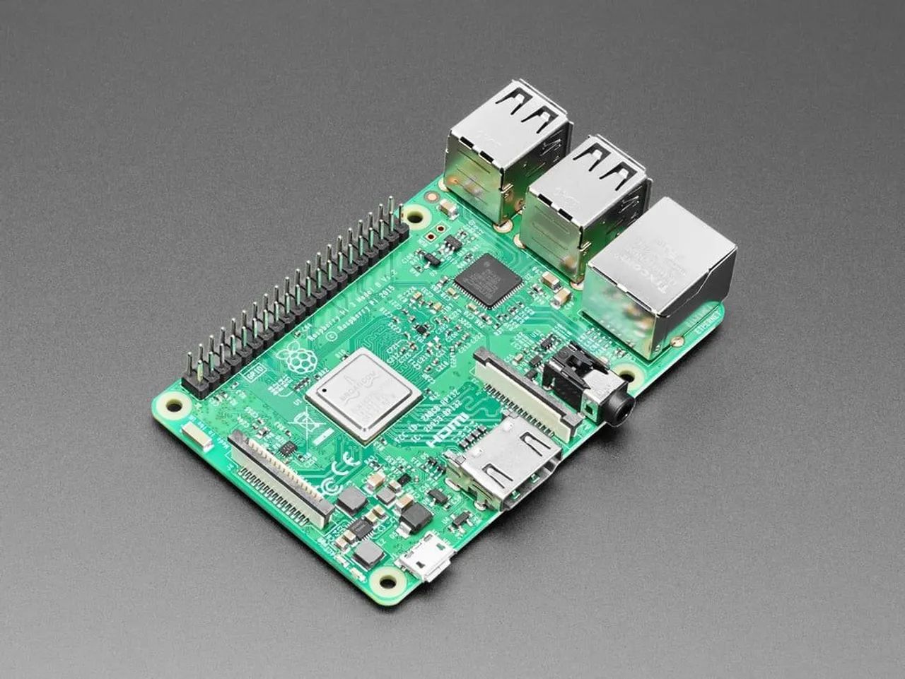 Raspberry Pi 3 Model B + Case