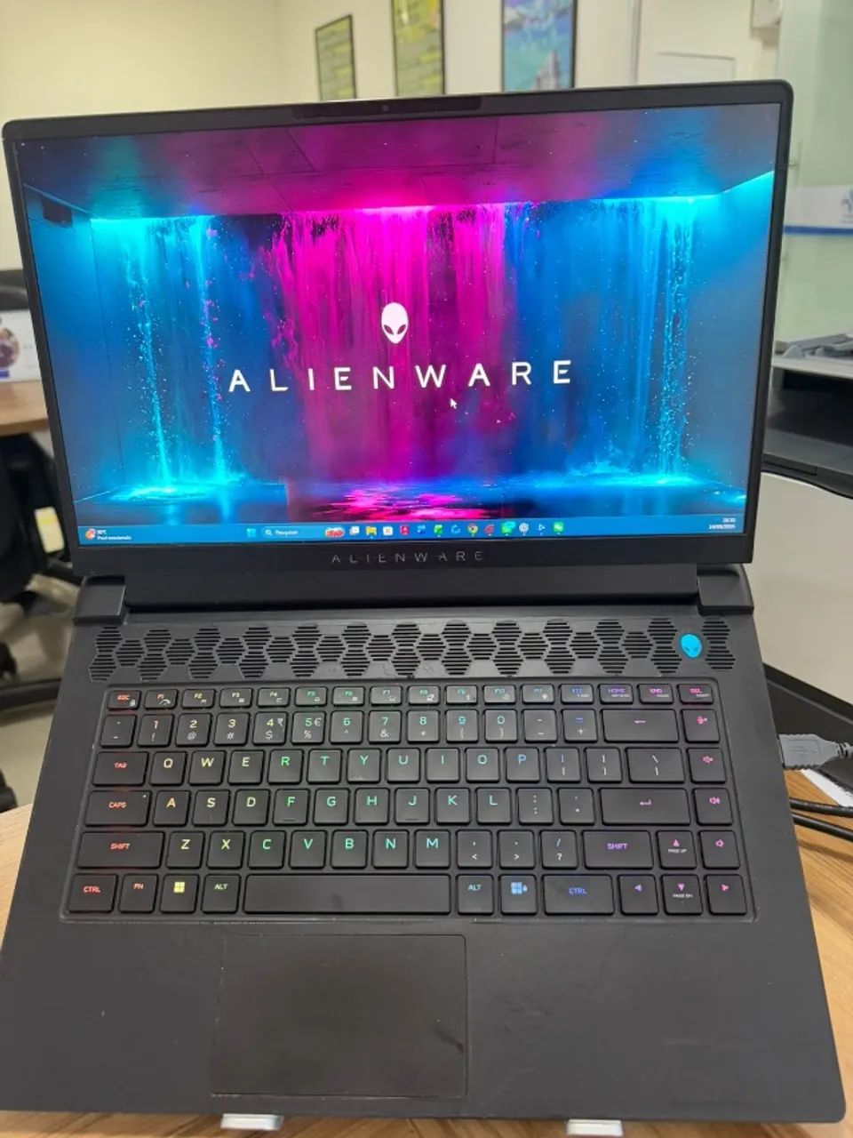VENDO ALIENWARE m15 R7 