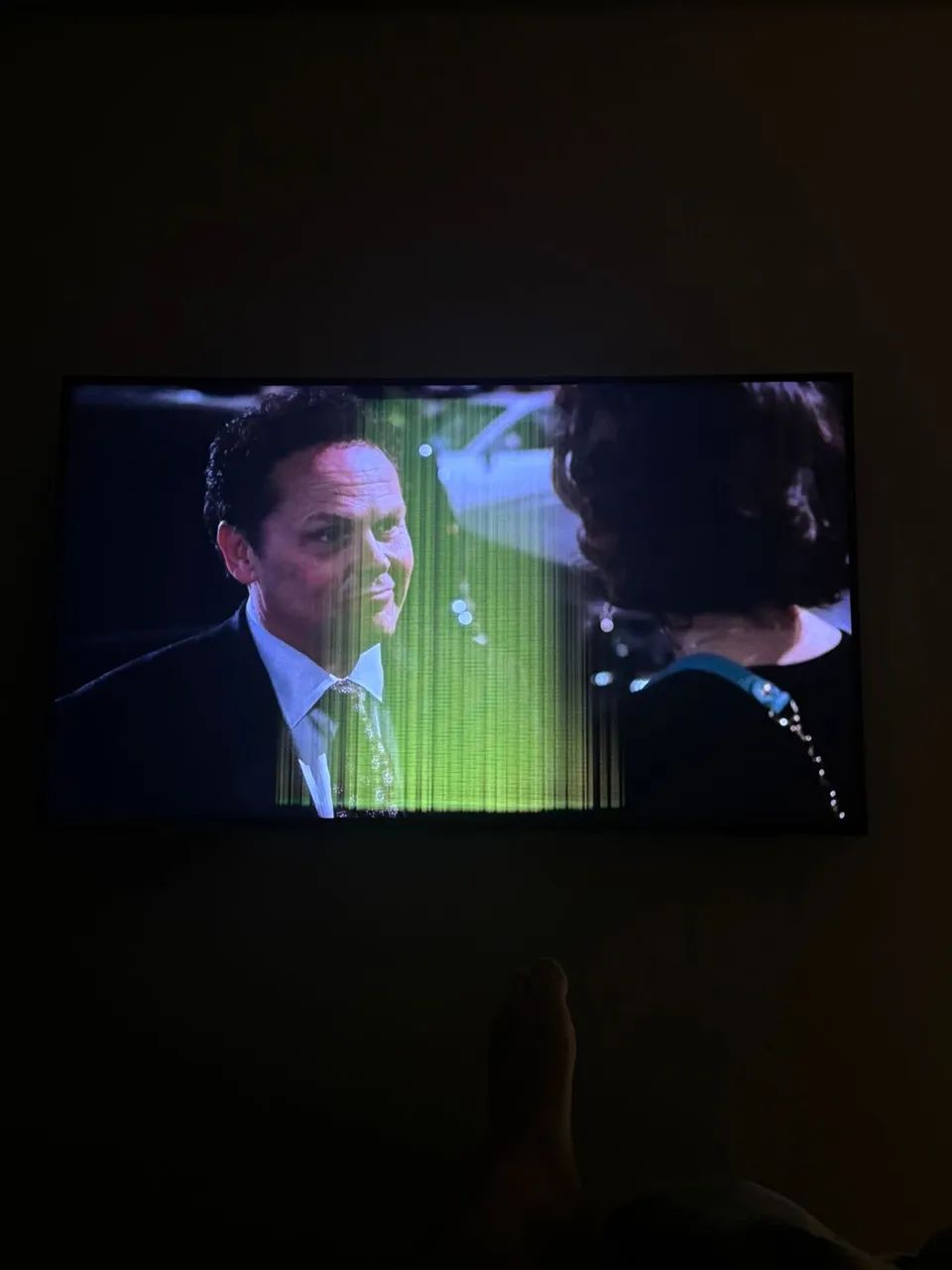 TV Samsung 43? Crystal UHD 4K AU7700 com defeito na tela - liga normal