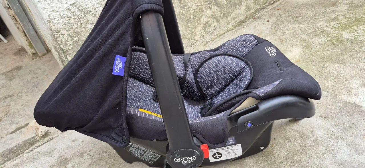 Vendo esse bebe conforto semi novo - Foto 3