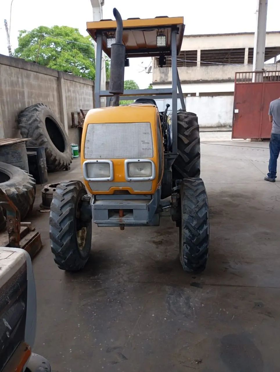 VENDO TRATOR VALTRA BF135  - Foto 2