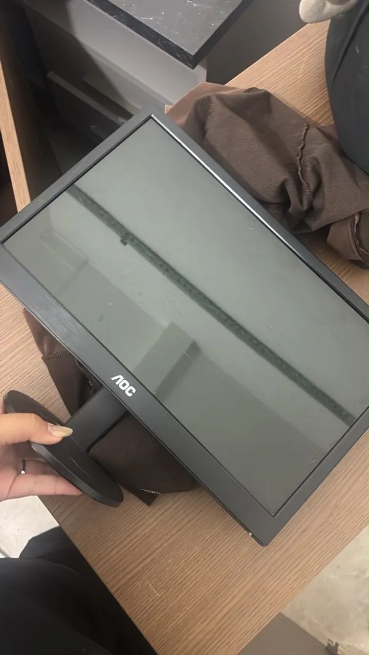 Vendo tela de computador  - Foto 2