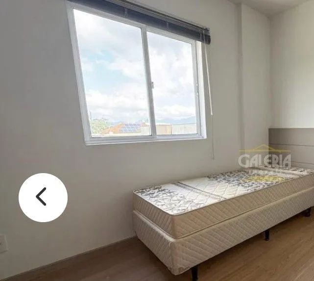 Cama solteiro semi nova 