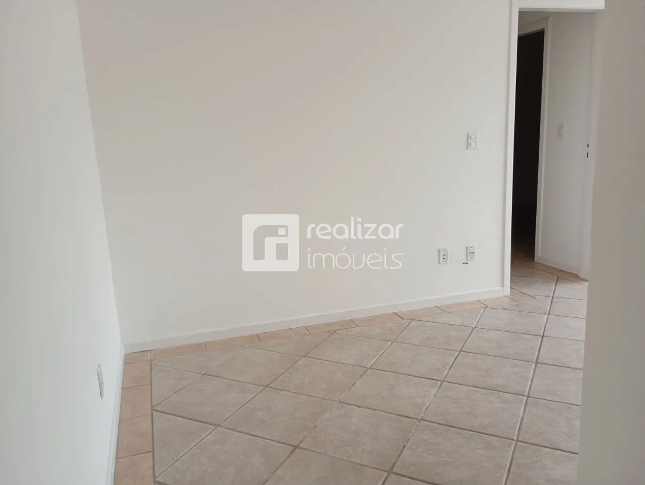 Apartamento 2 dormitórios bairro Agronômica em Florianópolis - Foto 3