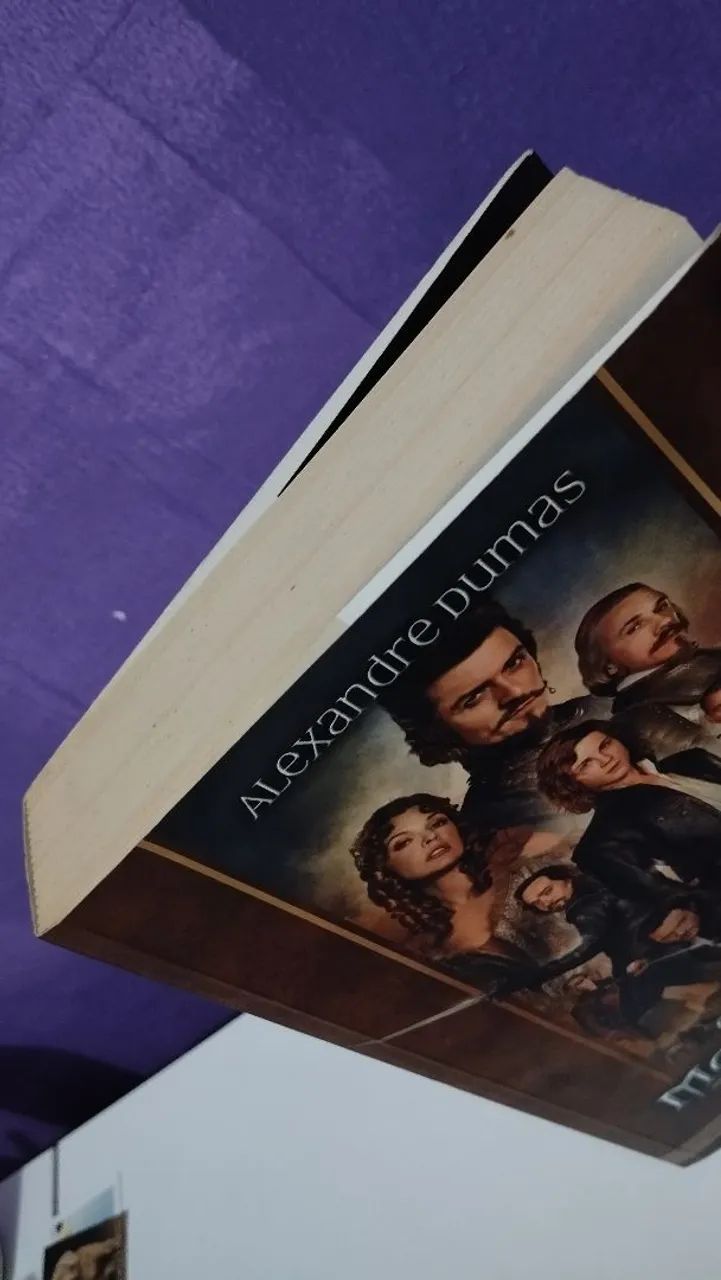 Livro Os Três Mosqueteiros (Capa do Filme) - Foto 2