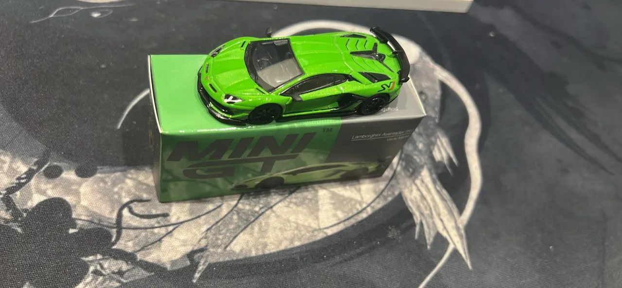 Mini Gt Lamborguini SVJ verde 