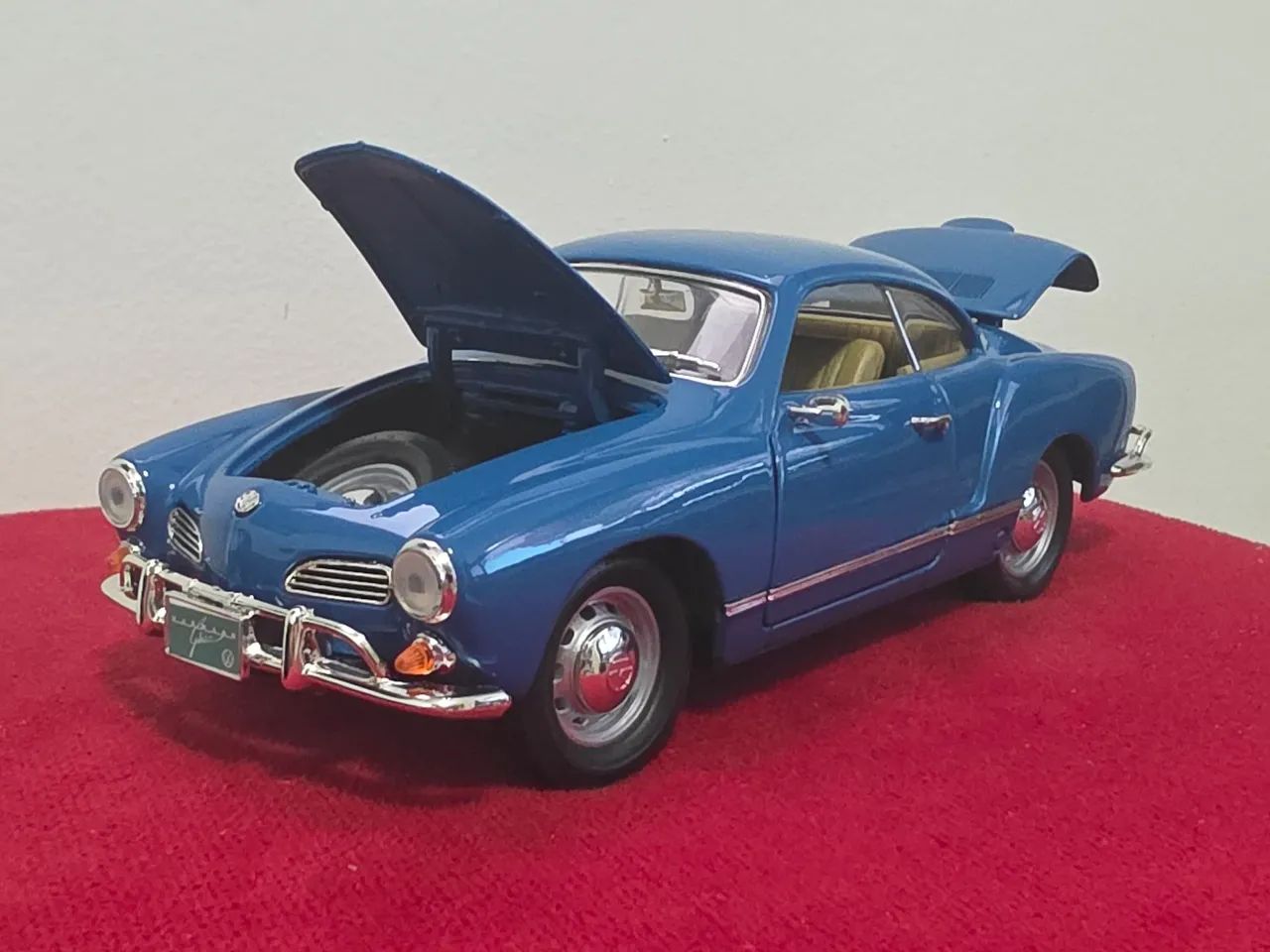 Miniatura vw KARMANN GHIA 1:18 restaurado minuciosamente p quem