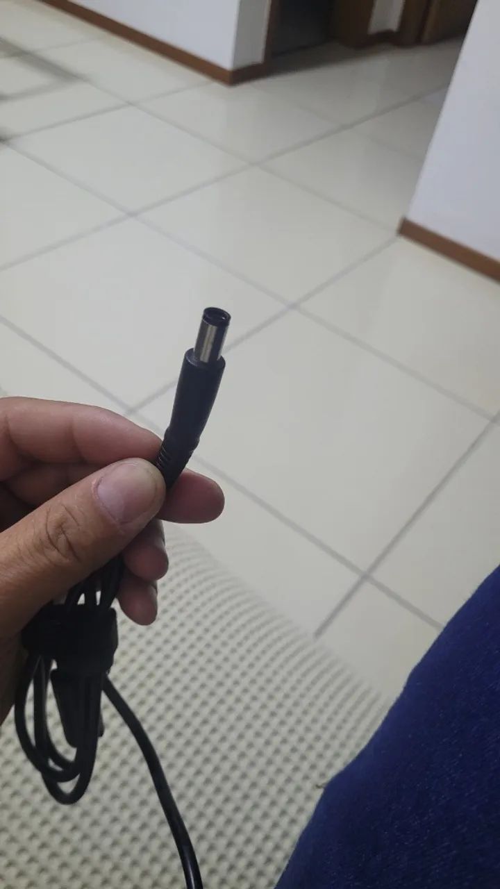carregador do notebook dell nunca usado  R$  110,00 - Foto 5