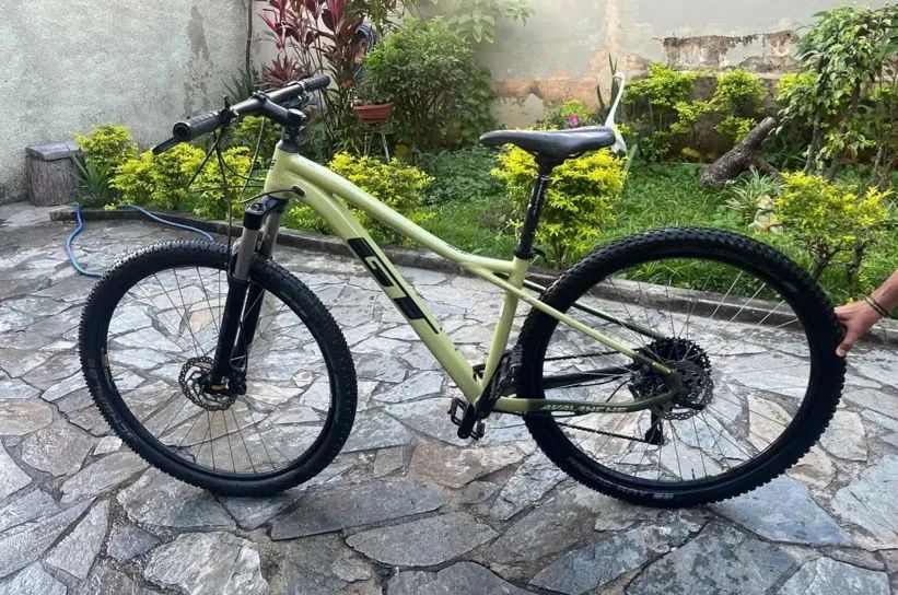 Bicicleta GT Avalanche Aro 29 - Shimano - Freio a Disco - Excelente 
