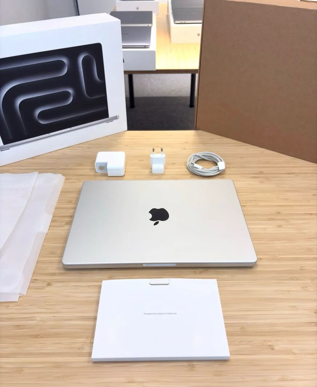 MacBook Pro M3 Pro 14.2 - Foto 2