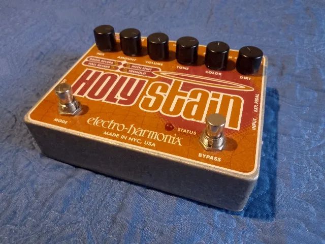Pedal Holy Stain - Electro Harmonix - fuzz, drive, reberb, tremolo