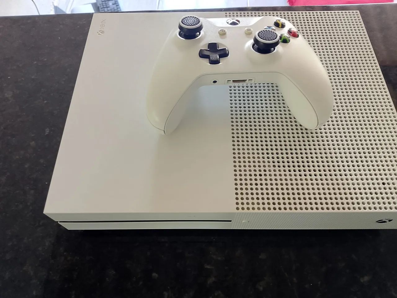 VENDO XBOX ONE S IMPECÁVEL 