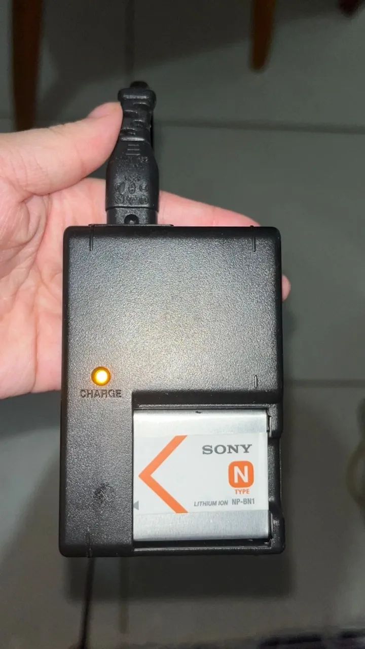 Camera cybershot 14.1 com carregador e cartão de memória  - Foto 3