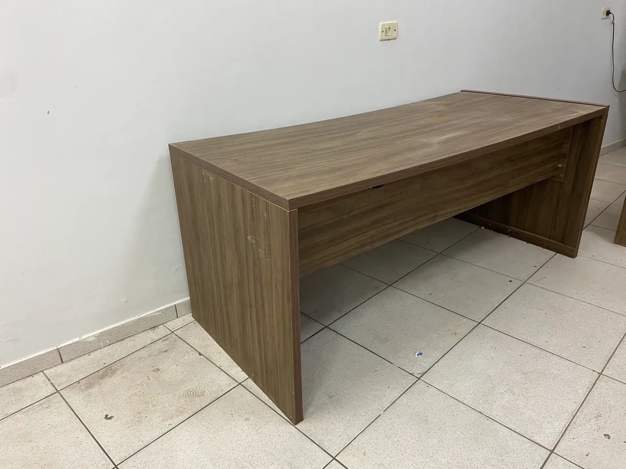 Mesa de Escritório + balcão de apoio em MDF