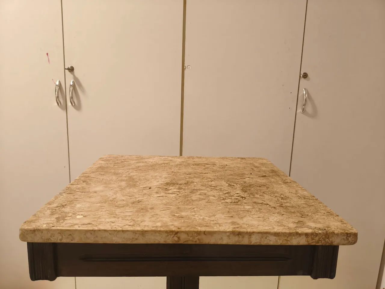 Mesa marmore 0.52cm tampo marmore 0.79cm altupo base de madeira - Foto 3