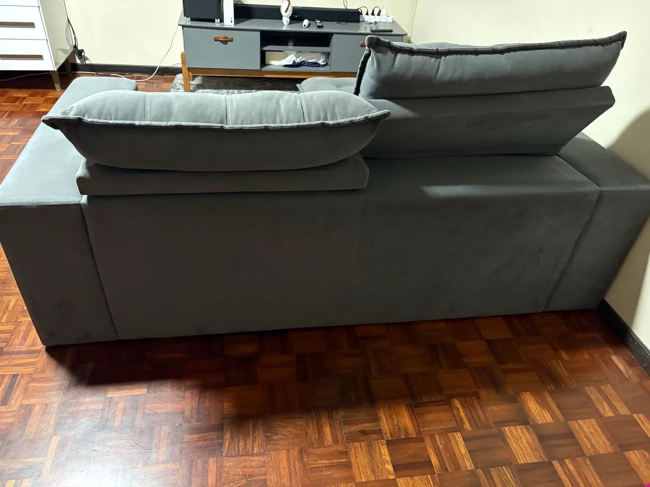 Vendo Sofá Retrátil e Reclinável na cor Cinza 3 lugares  - Foto 2