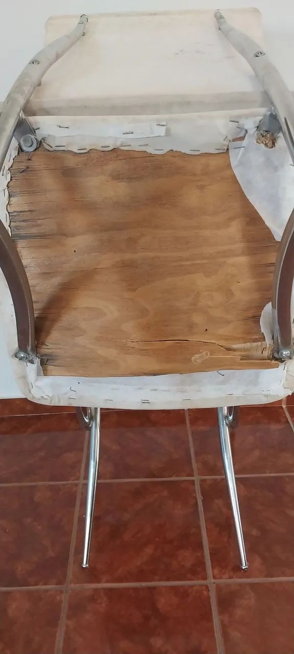 Joga de cadeiras com base cromada em X PARA REFORMA - Foto 5