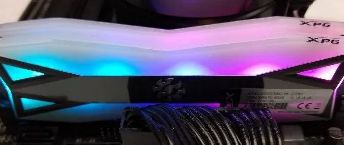  DDR4 XPG ESPECTRIX D60G  2x8 3000ghz