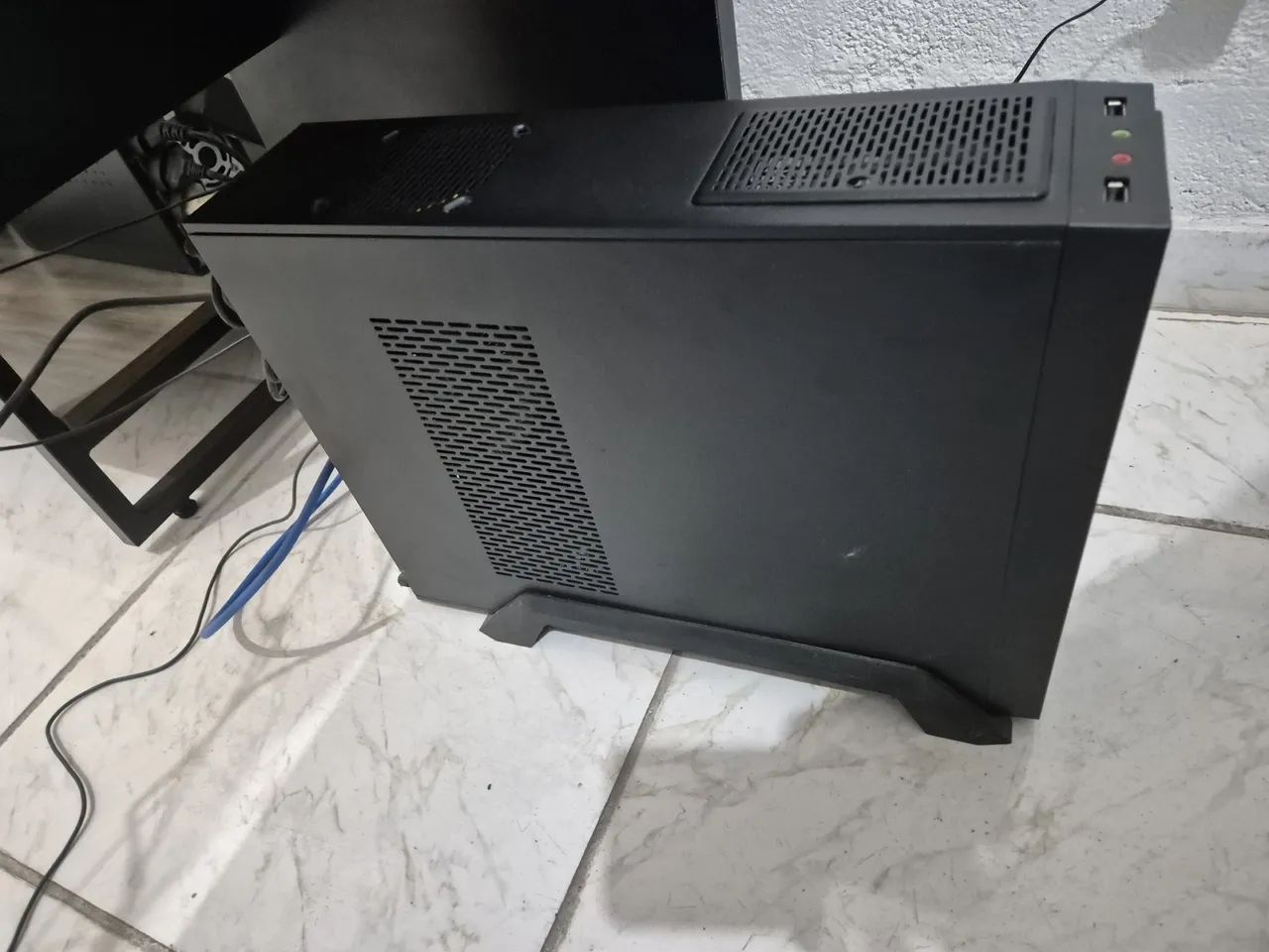 Desktop servidor Intel Core i5-7500, 3.40GHz, 1Tb SSD, 16Gb RAM - Foto 2