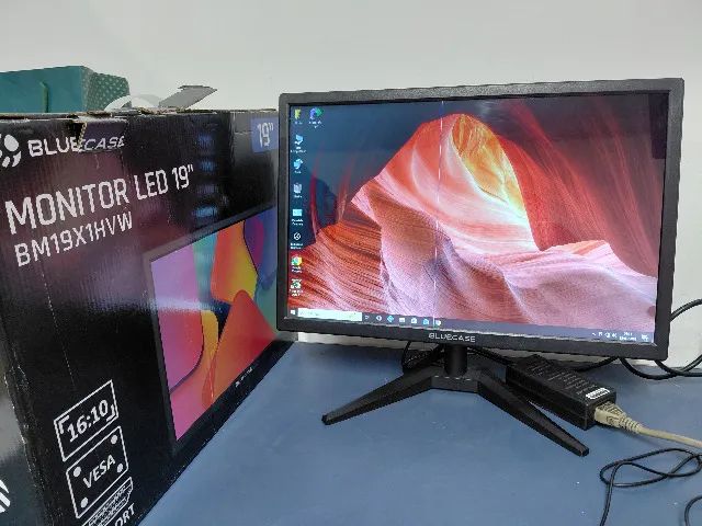 Monitor Novo 19 Saída Hdmi e Vga Completo na Caixa Porem tem uma Linha Finíssima