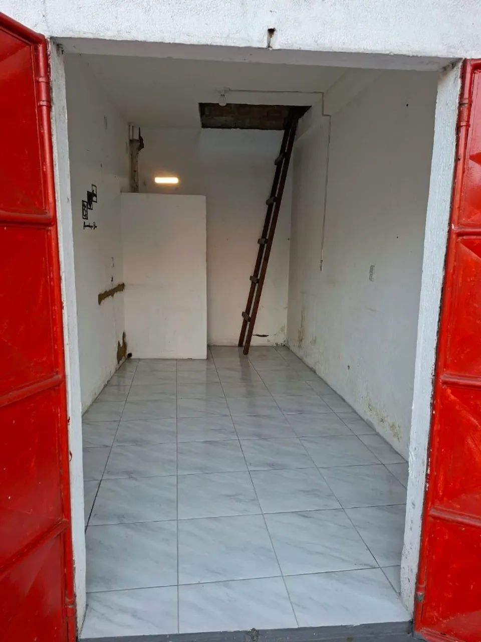 Ponto comercial na serraria.