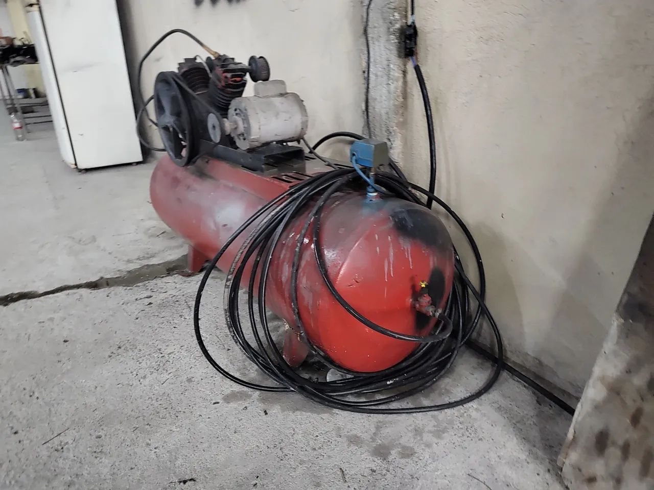 Compressor de ar 300L - Foto 2