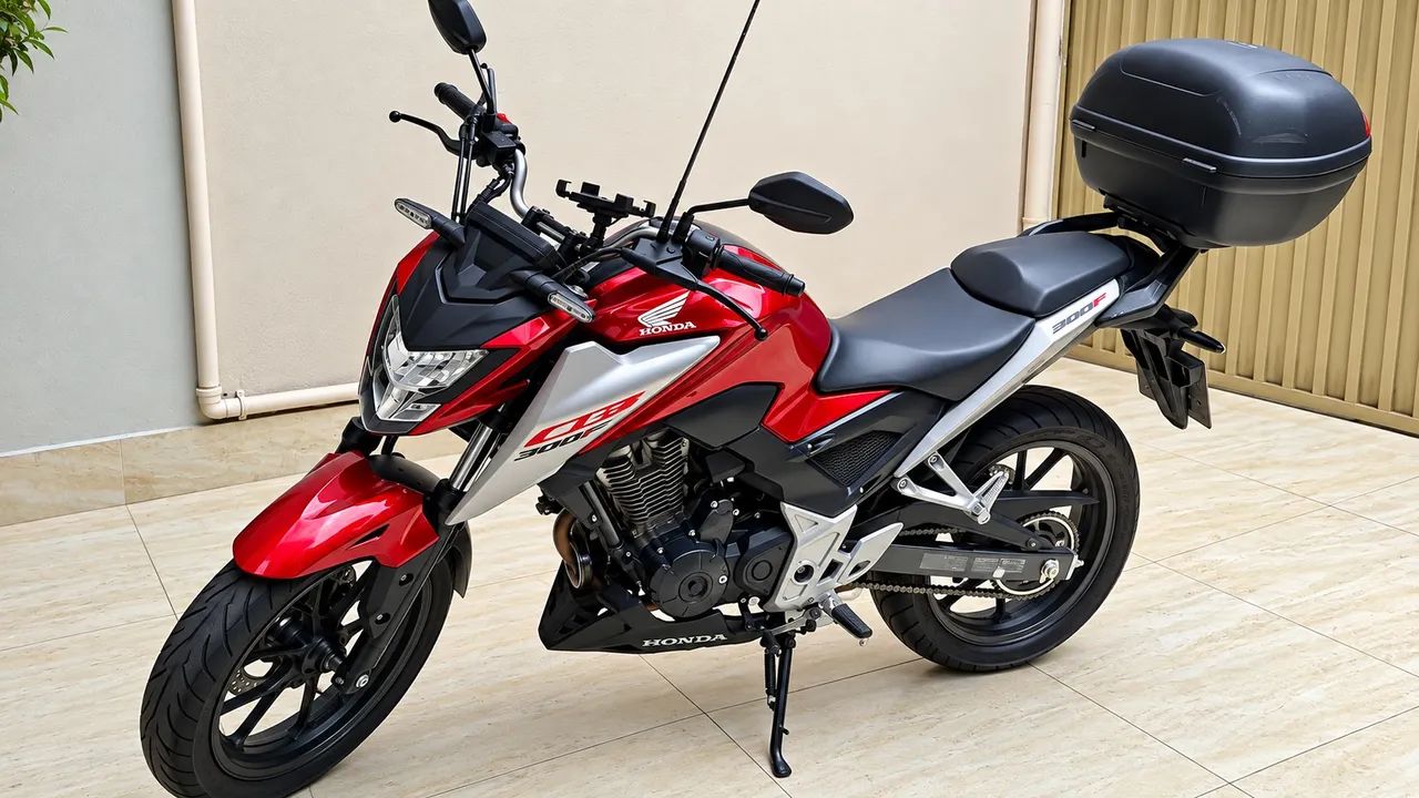 Moto extremamente nova e pouco rodada
