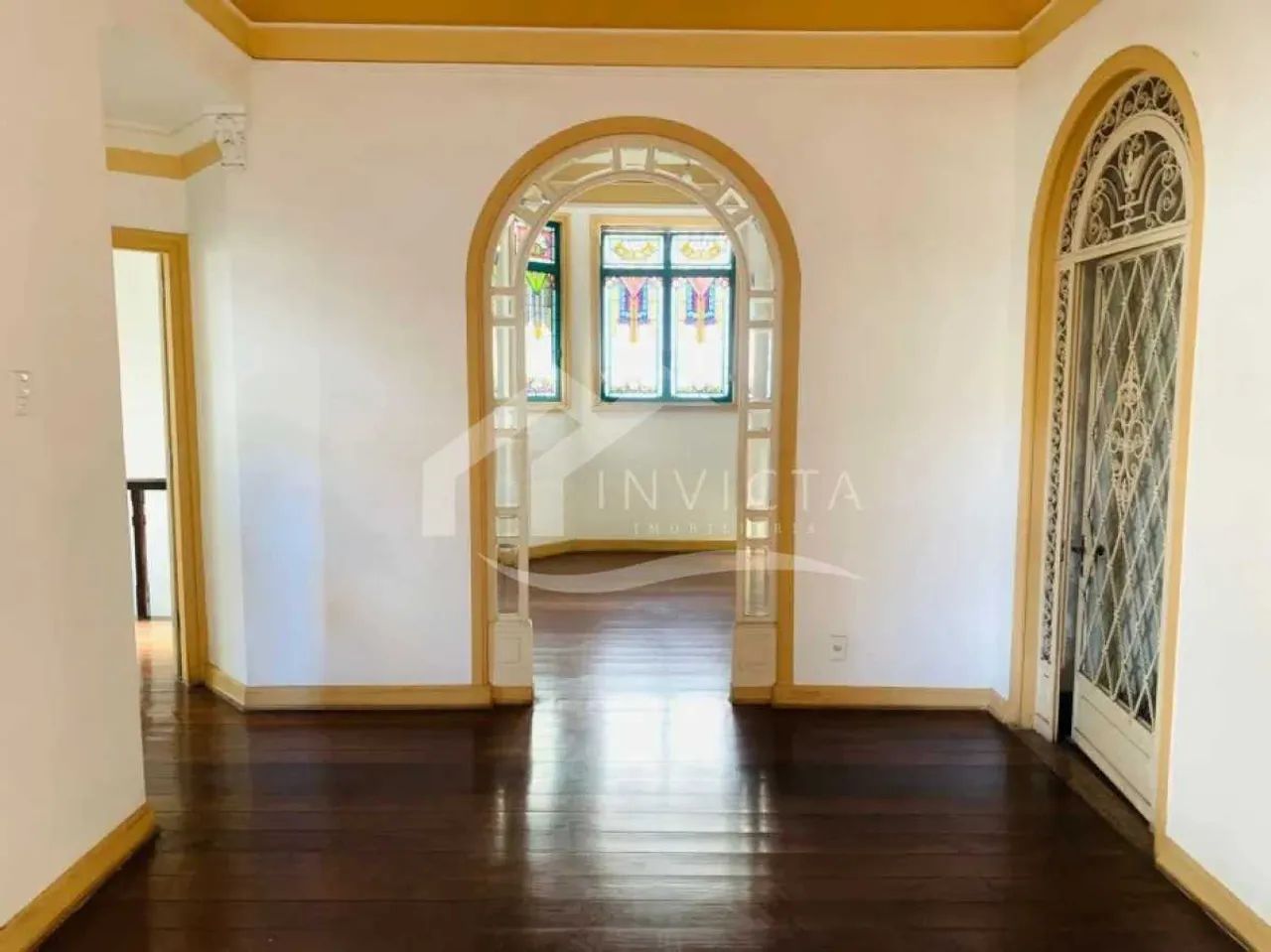 Sofisticação, exclusividade e uma vista privilegiada em meio ao verde. - Foto 3