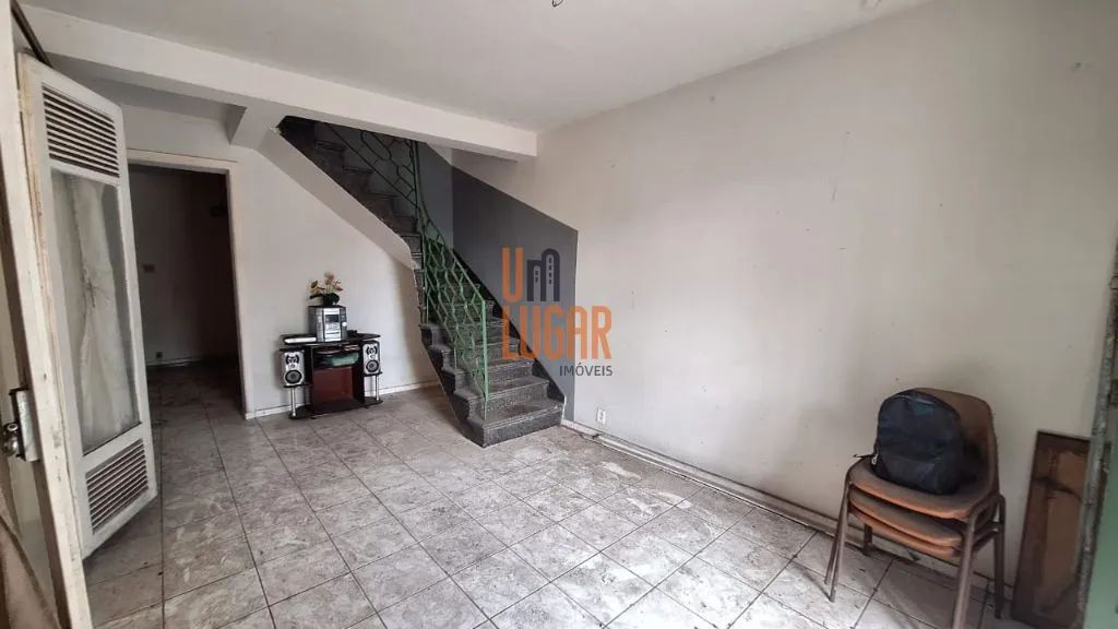 Um Lugar Imóveis Vende: Casa com ótimo espaço e boa localização na Alcindo Cacela entre Do - Foto 4