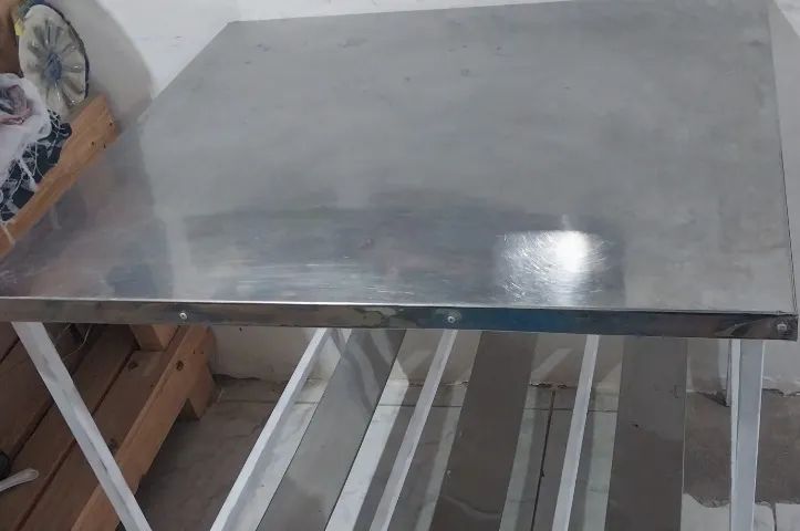 Mesa de inox galvanizada para comércio 