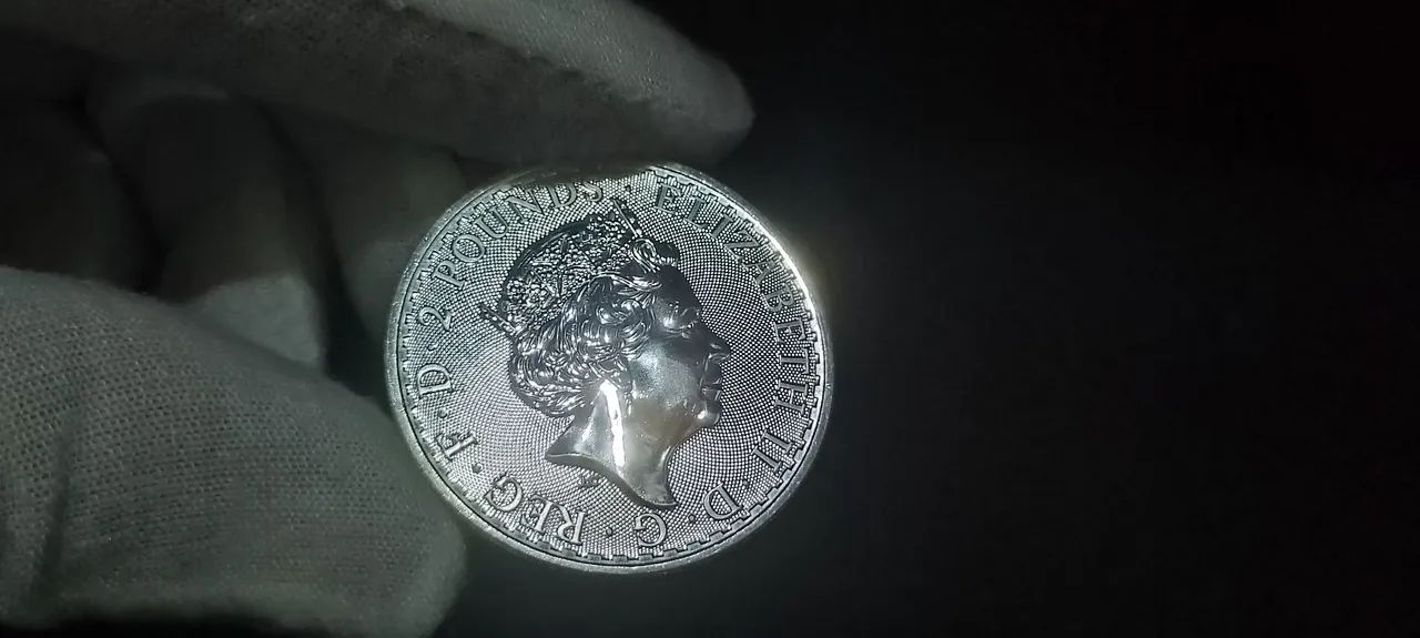 Moeda Britânia 1oz 2020 prata pura 999  - Foto 2