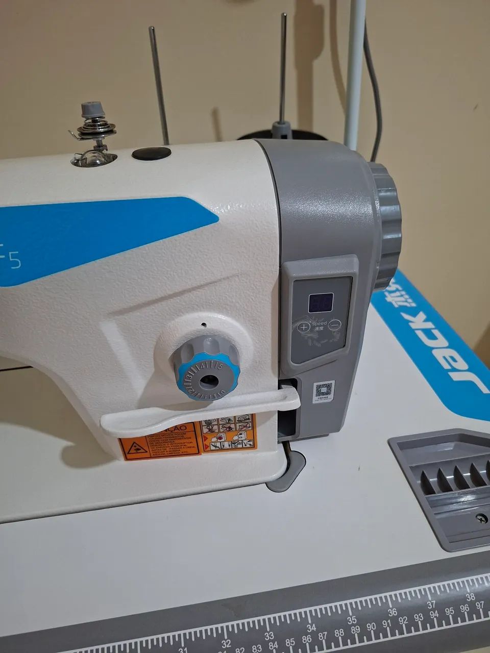 Máquina de costura  - Foto 2